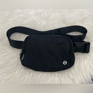 Lululemon Everywhere Belt Bag 1L Black Matte